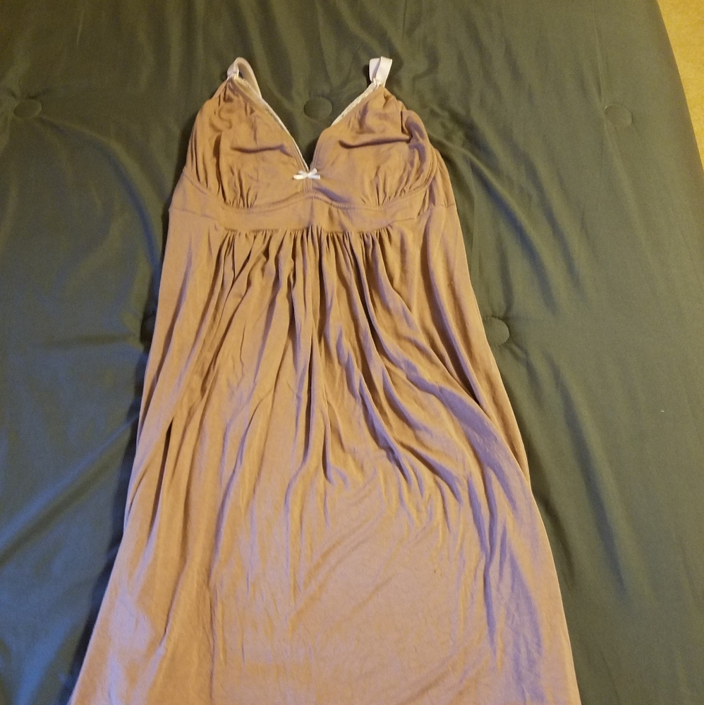 Belabumbum Lotus Nursing Gown